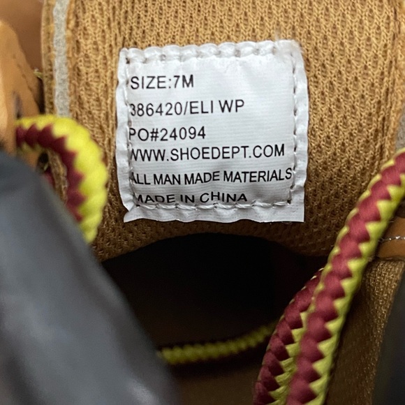 Trail Guide Waterproof Boots Boys Size 7M - Picture 4 of 4